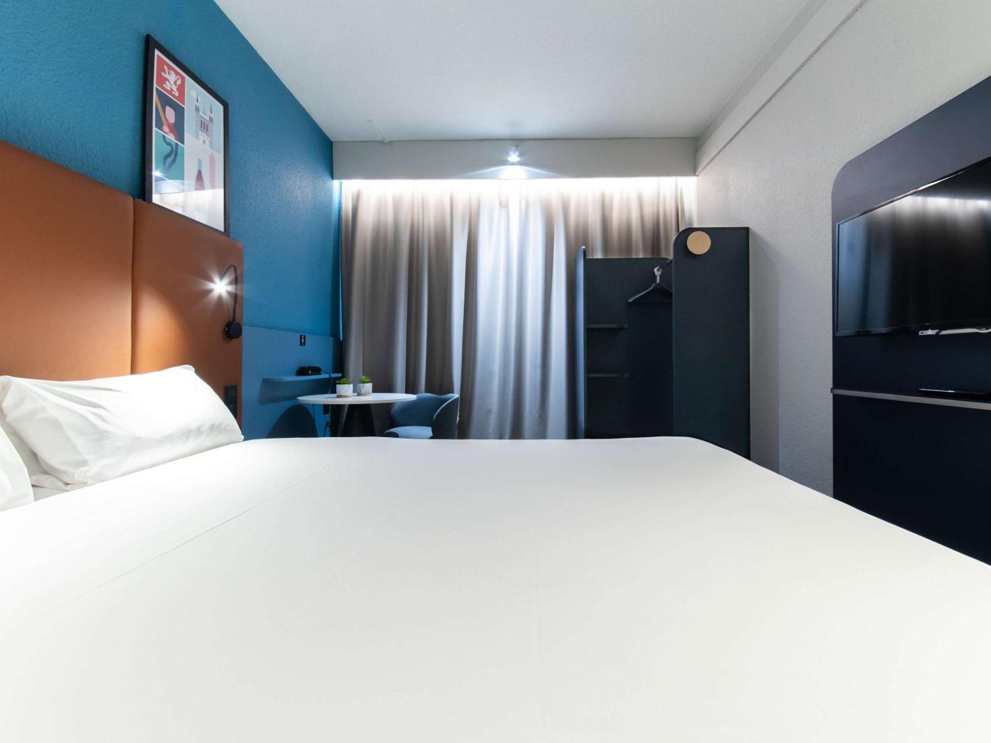 Ibis Lyon Nord Hotel Dardilly Exterior photo